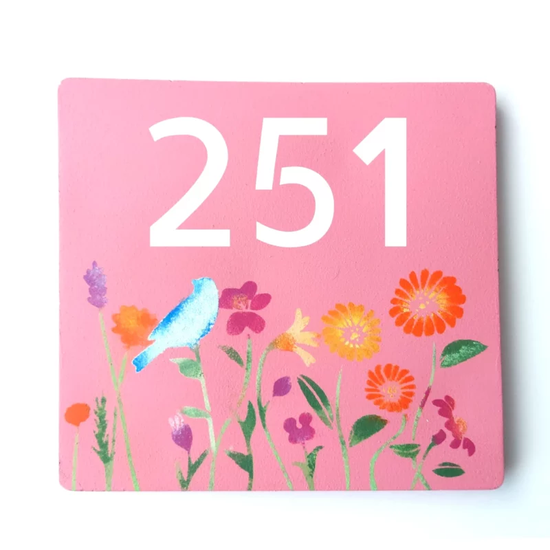 Plaque de numéro de façade de maison - modèle rose avec fleurs et oiseau bleu